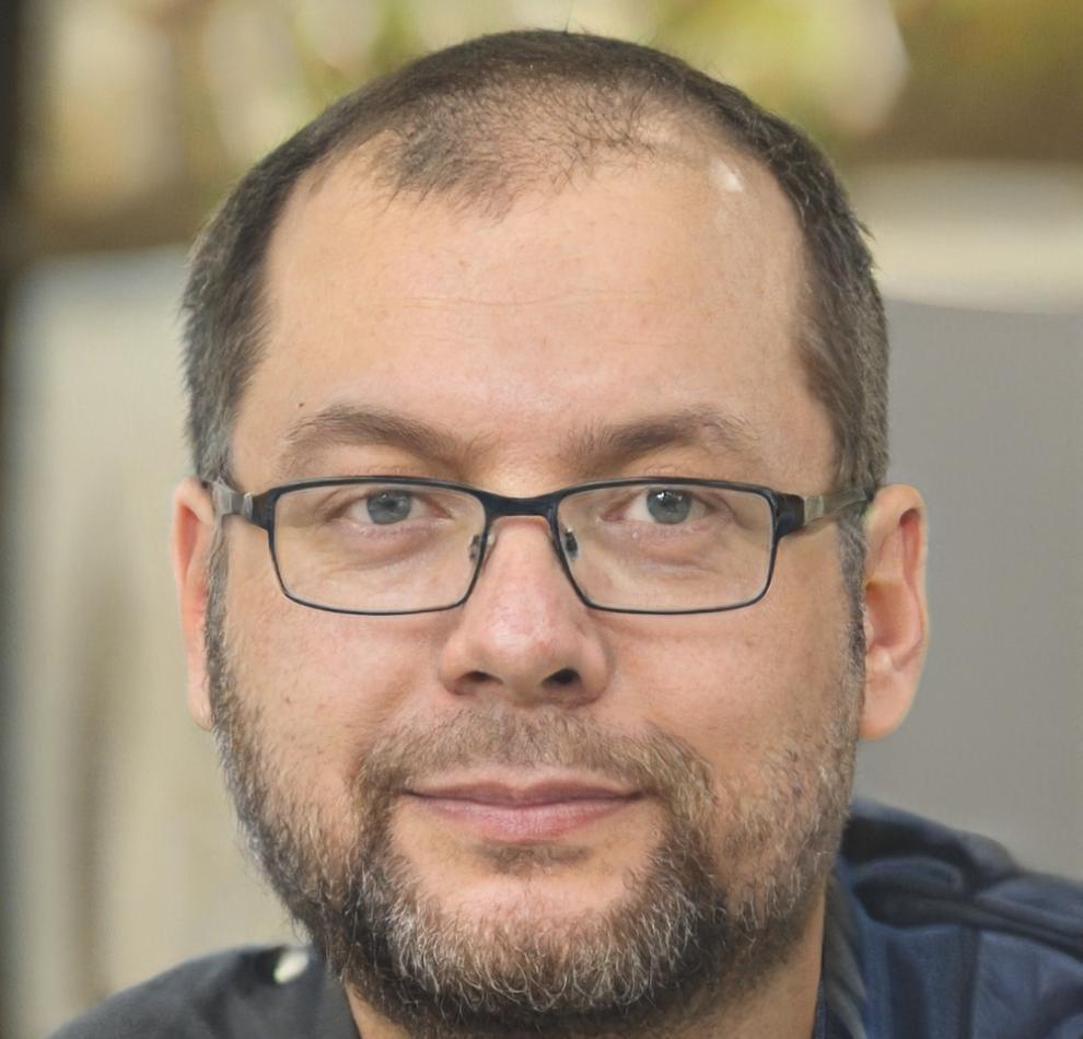 Participante del programa de marketing compartiendo su experiencia